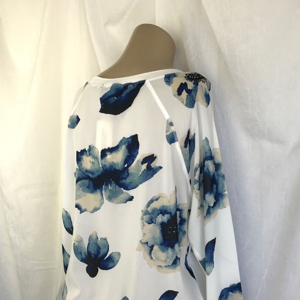 🚫SOLD🚫 NWT Sheer White Chiffon Sweatshirt Blue - Picture 12 of 16